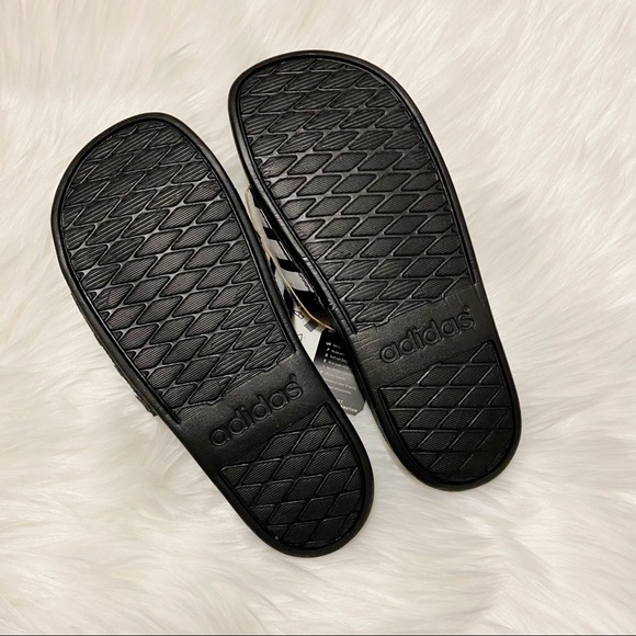 Adidas • Adilette Comfort Slides - Picture 8 of 10